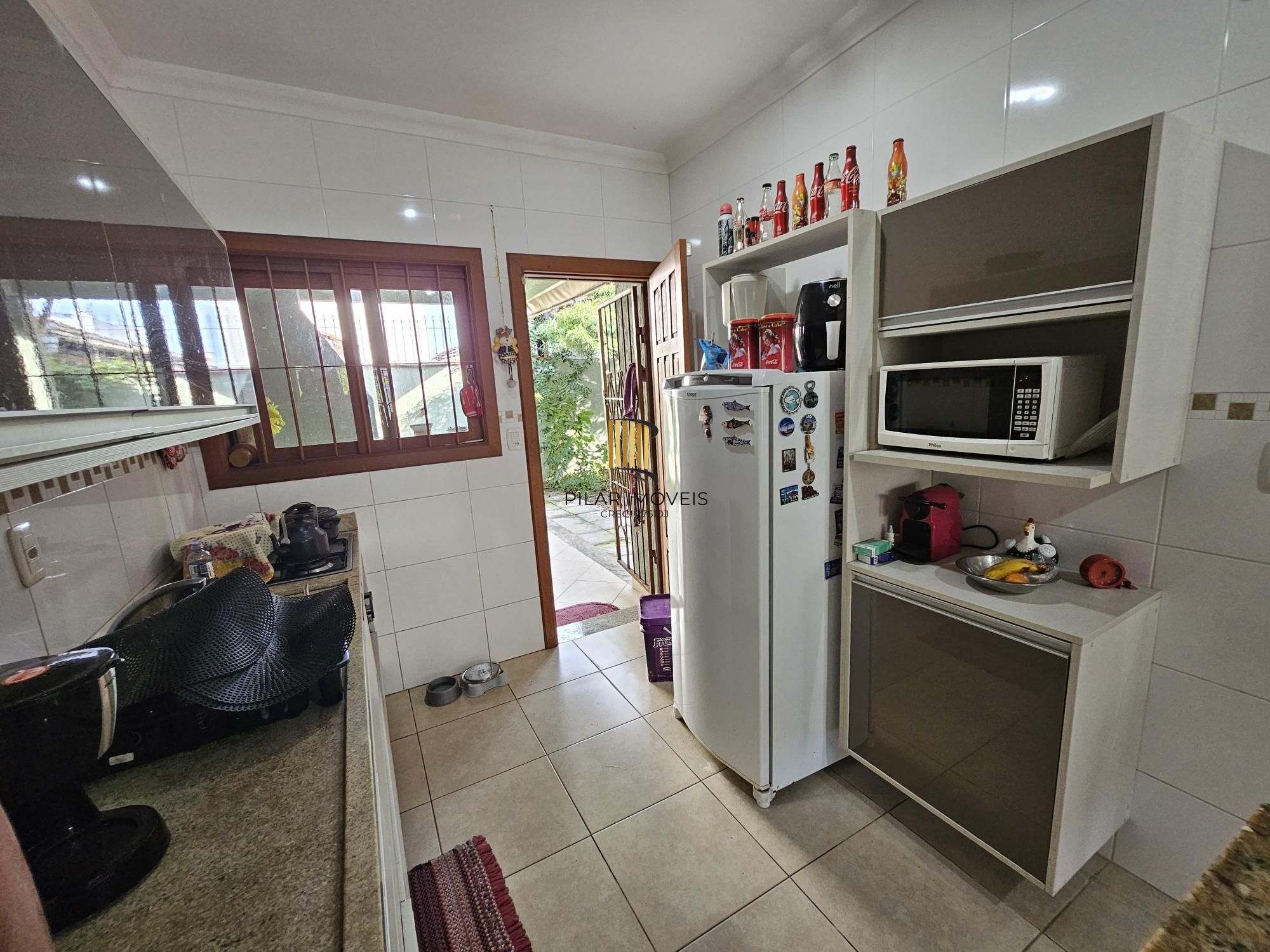 Casa 3 dormitórios no bairro Guarujá