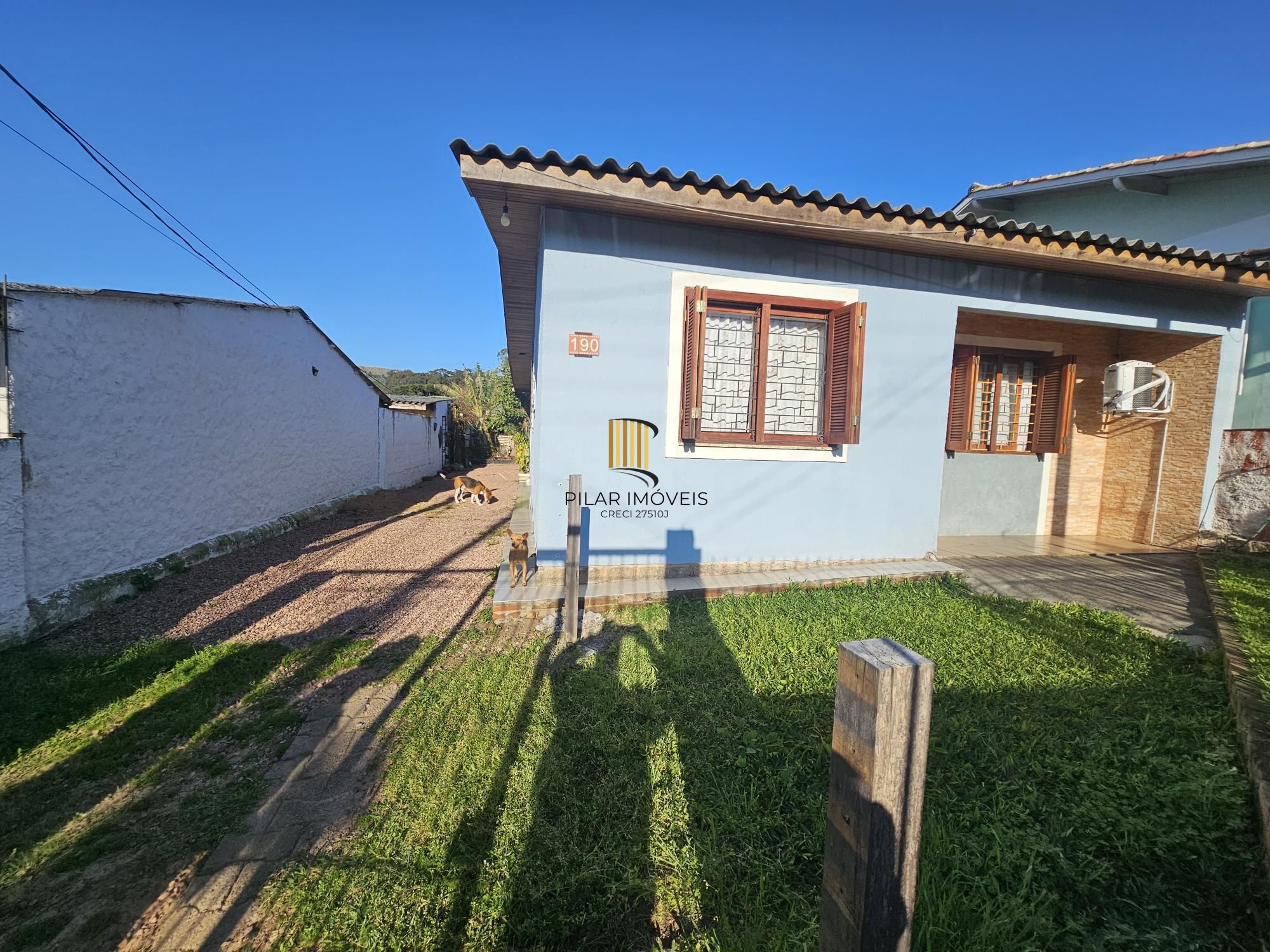 Casa para Venda - 79.22m² 2 dormitórios, + casa de 1 dormitório nos fundos, piscina e quiosque com churrasqueira - Espirito Santo