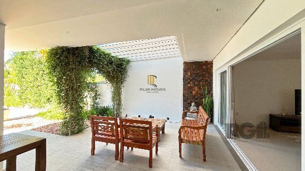 Casa Condominio em Porto Alegre, no bairro Hípica, com 3 dormitório(s), e 3 banheiros, à venda.