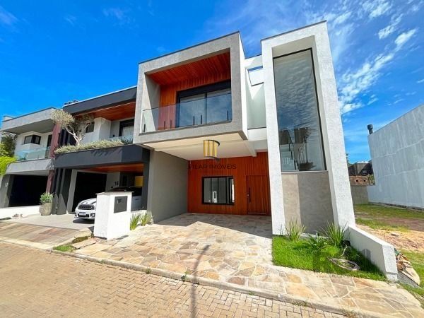 Casa Condominio em Porto Alegre, no bairro Ipanema, com 3 dormitório(s), à venda.