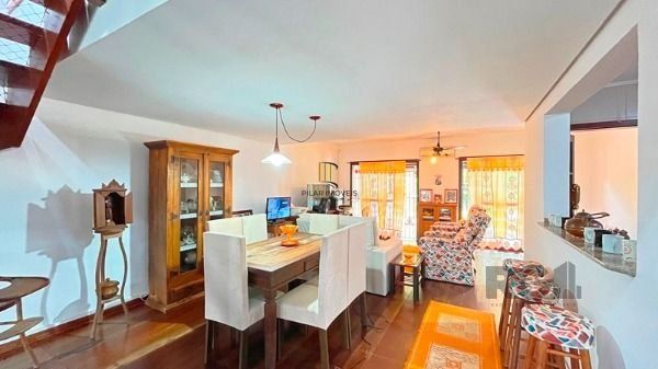 Casa para Venda - 235.64m², 3 dormitórios, sendo 1 suites, 3 vagas - Guarujá