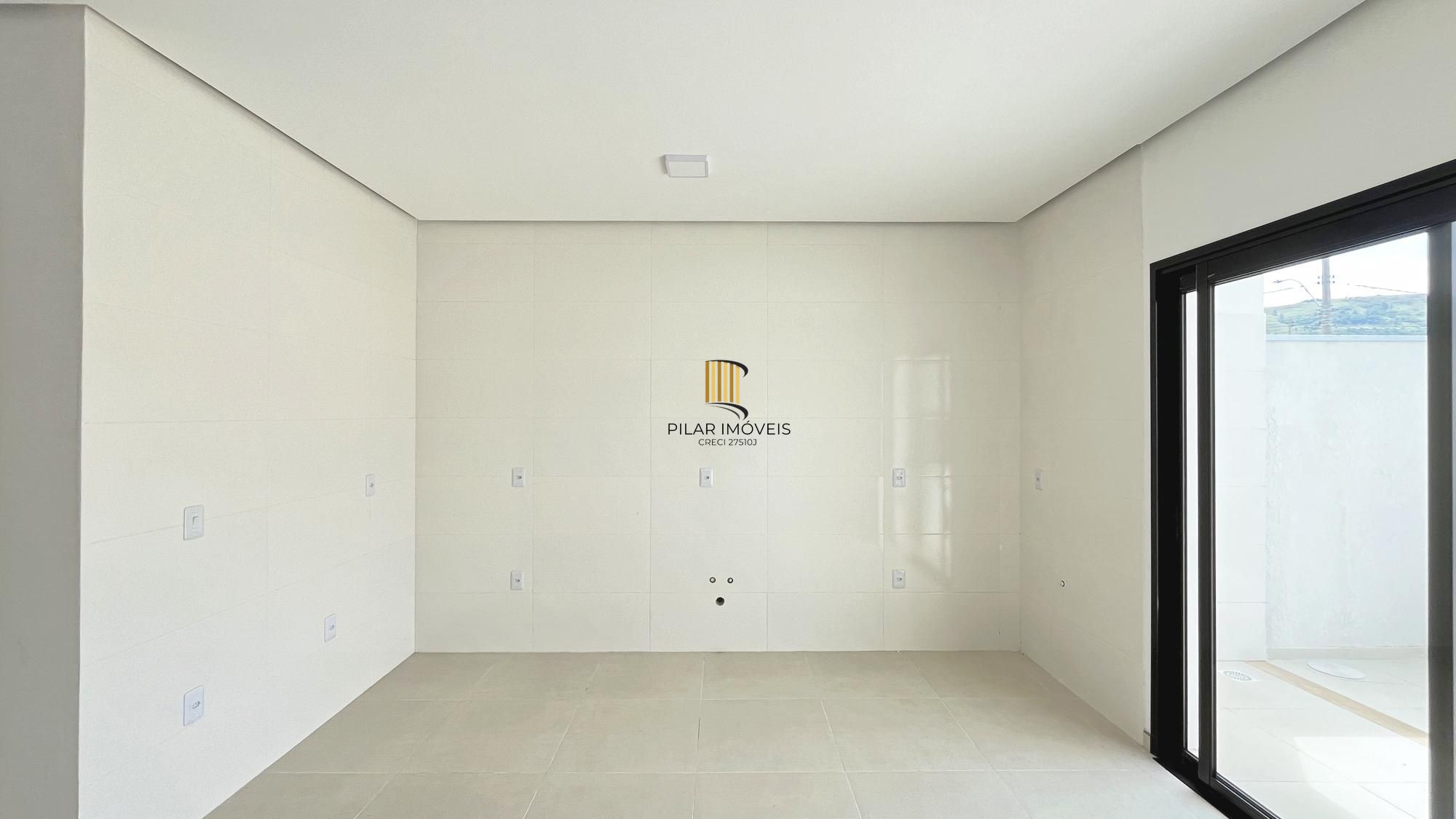 Casa em Porto Alegre, no bairro Hípica, com 3 dormitório(s), à venda.