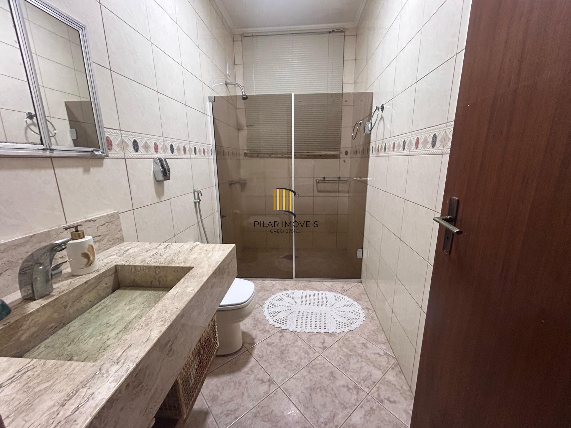 Casa 3 dormitórios no bairro Partenon