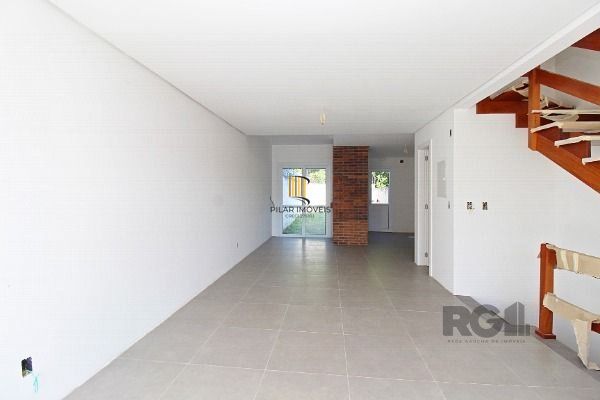 Sobrado para Venda - 100m², 3 dormitórios, sendo 3 suites, 2 vagas - Portal Do Guarujá