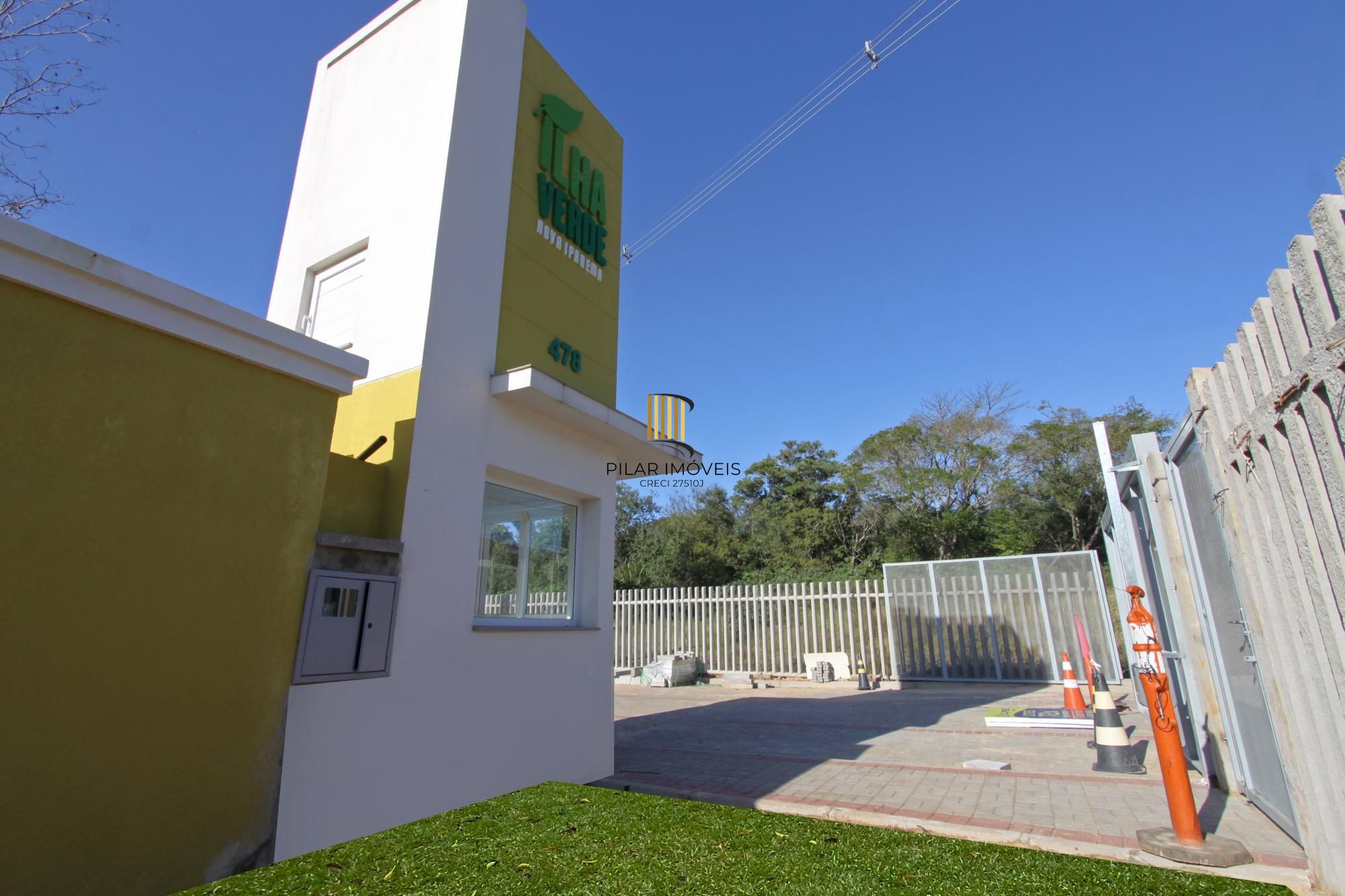 Casa de Condomínio 3 dormitórios no bairro Campo Novo