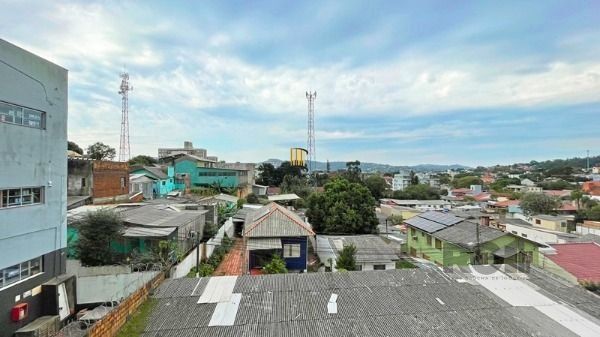 Apartamento em Porto Alegre, no bairro Camaquã, com 1 dormitório(s), e 1 banheiros, à venda.