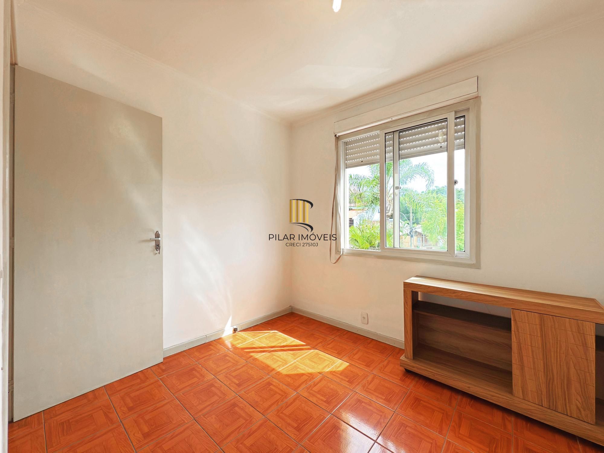 Apartamento de 2 dormitórios junto a Protásio Alves