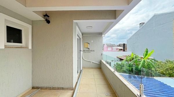 Casa em Porto Alegre, no bairro Hípica, com 3 dormitório(s), e 3 banheiros, à venda.