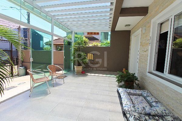 Casa 3 dormitórios no bairro Hípica