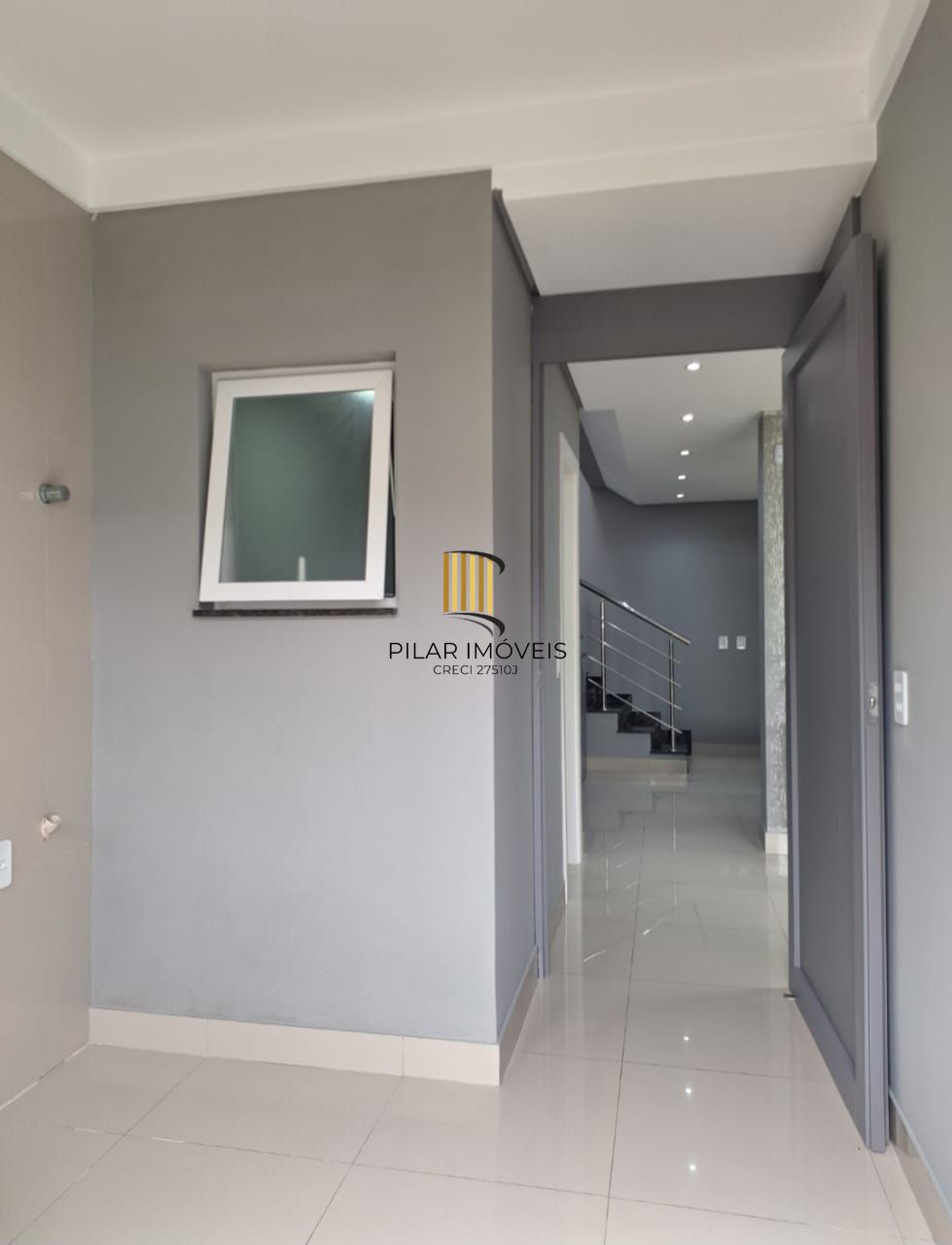 Casa 3 dormitórios no bairro Hípica