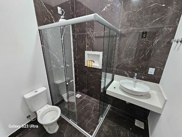 Casa Condominio em Porto Alegre, no bairro Hípica, com 4 dormitório(s), e 4 banheiros, à venda.