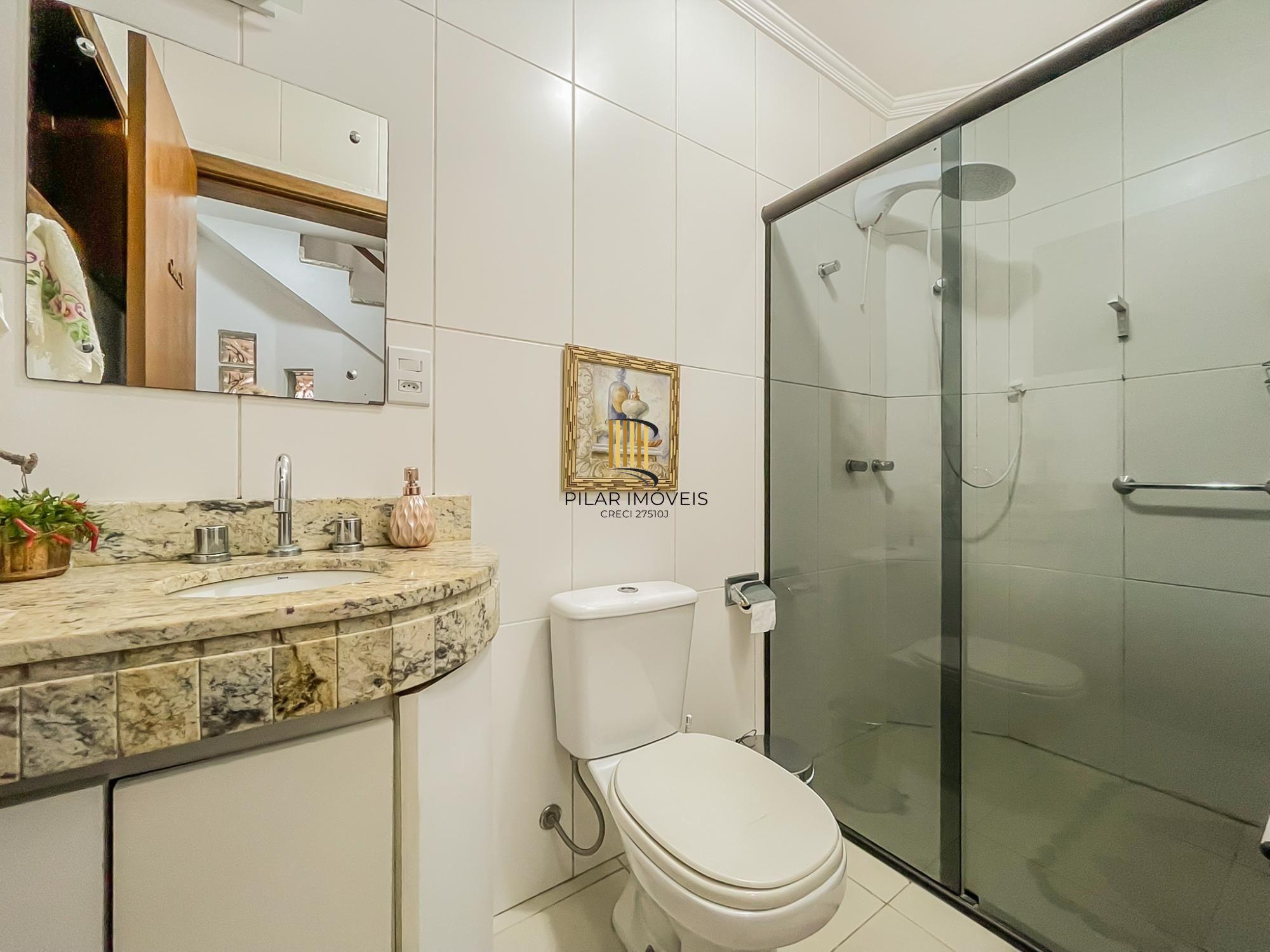 Casa 3 dormitórios no bairro Hípica