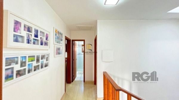 Casa em Porto Alegre, no bairro Hípica, com 3 dormitório(s), e 3 banheiros, à venda.