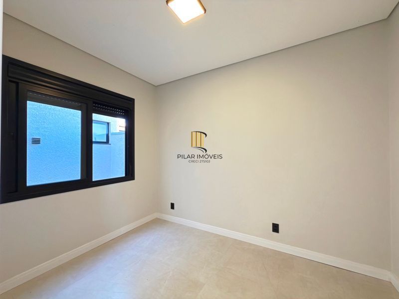 Espetacular Residência térrea com 3 dormitórios no bairro Hípica.