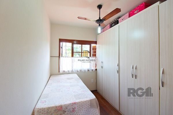 Casa em Porto Alegre, no bairro Serraria, com 3 dormitório(s), e 3 banheiros, à venda.