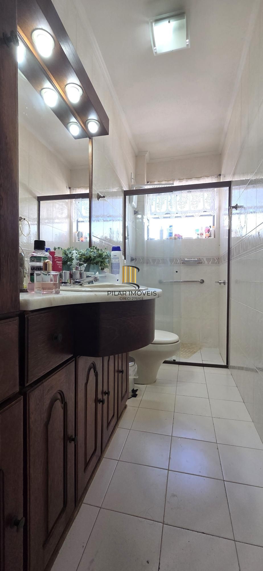 Ótimo apartamento com 79,4m2, 2 dorm. e dependencia completa.