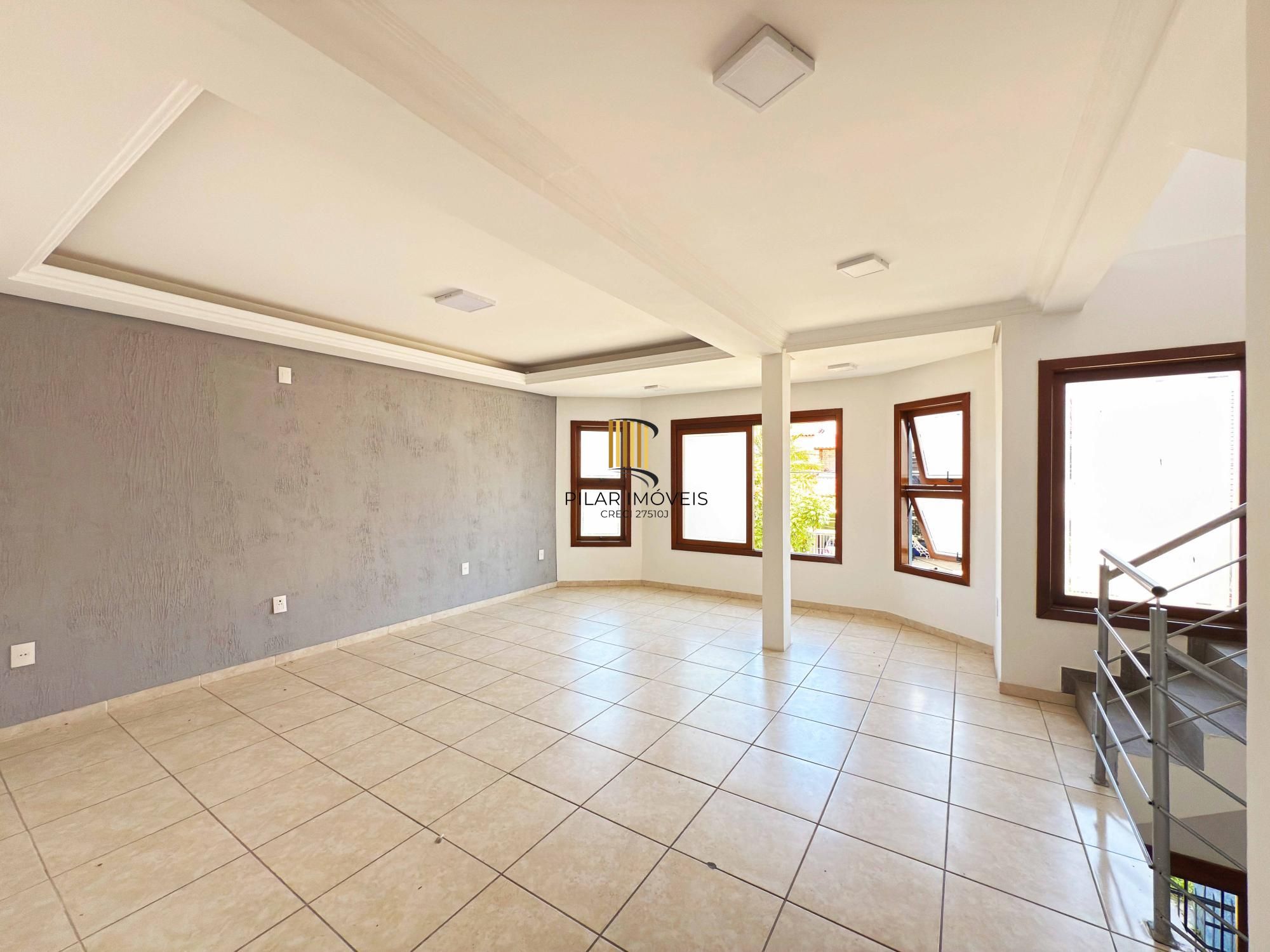 Casa 2 dormitórios no bairro Hípica