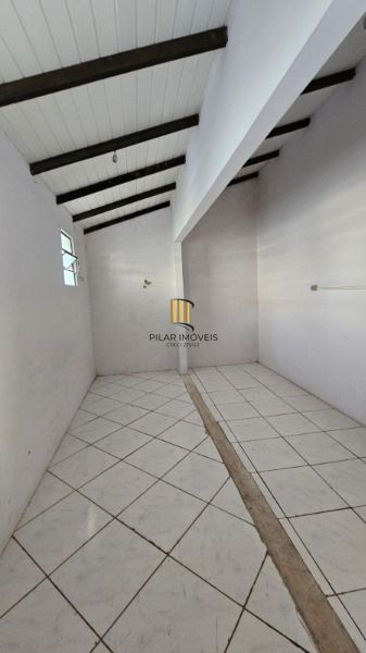 Casa em Porto Alegre, no bairro Hípica, à venda.