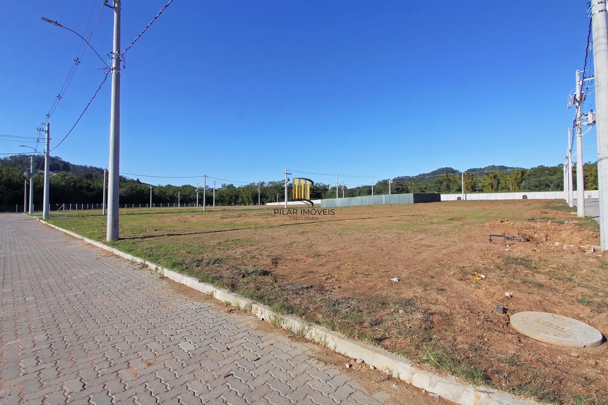 Casa Condominio em Porto Alegre, no bairro Campo Novo, com 3 dormitório(s), e 3 banheiros, à venda.