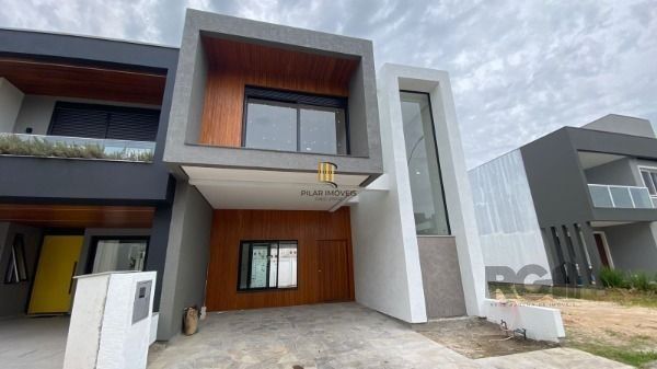 Casa Condominio em Porto Alegre, no bairro Ipanema, com 3 dormitório(s), à venda.