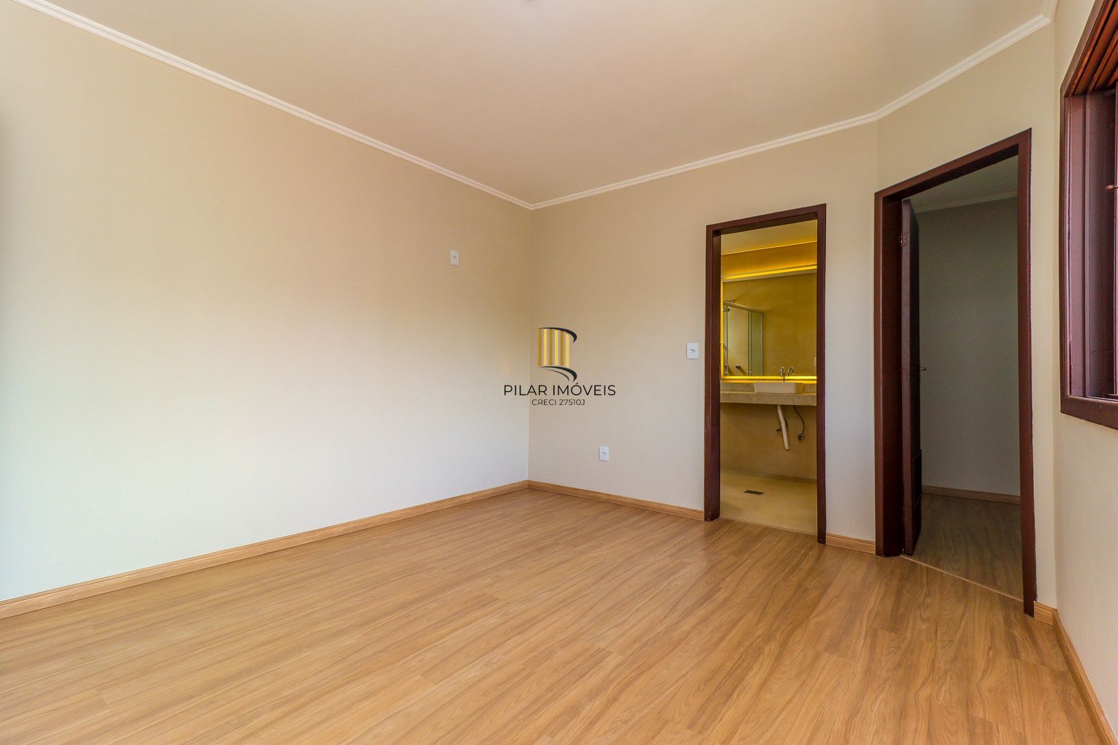 Excelente residência com 4 dormitórios