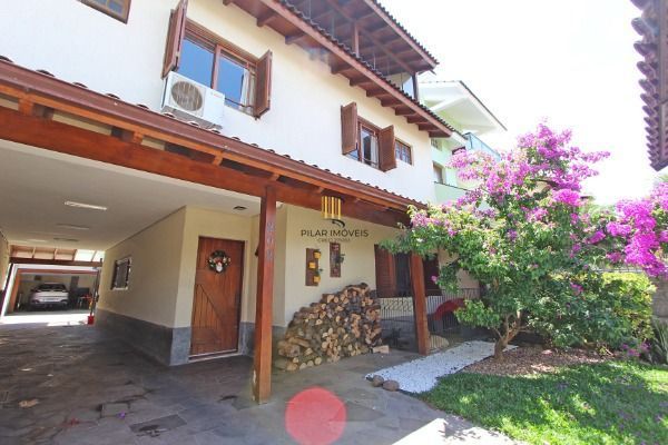 Casa para Venda - 360m², 3 dormitórios, sendo 1 suites, 4 vagas - Portal do Guarujá - Pilar Imóveis