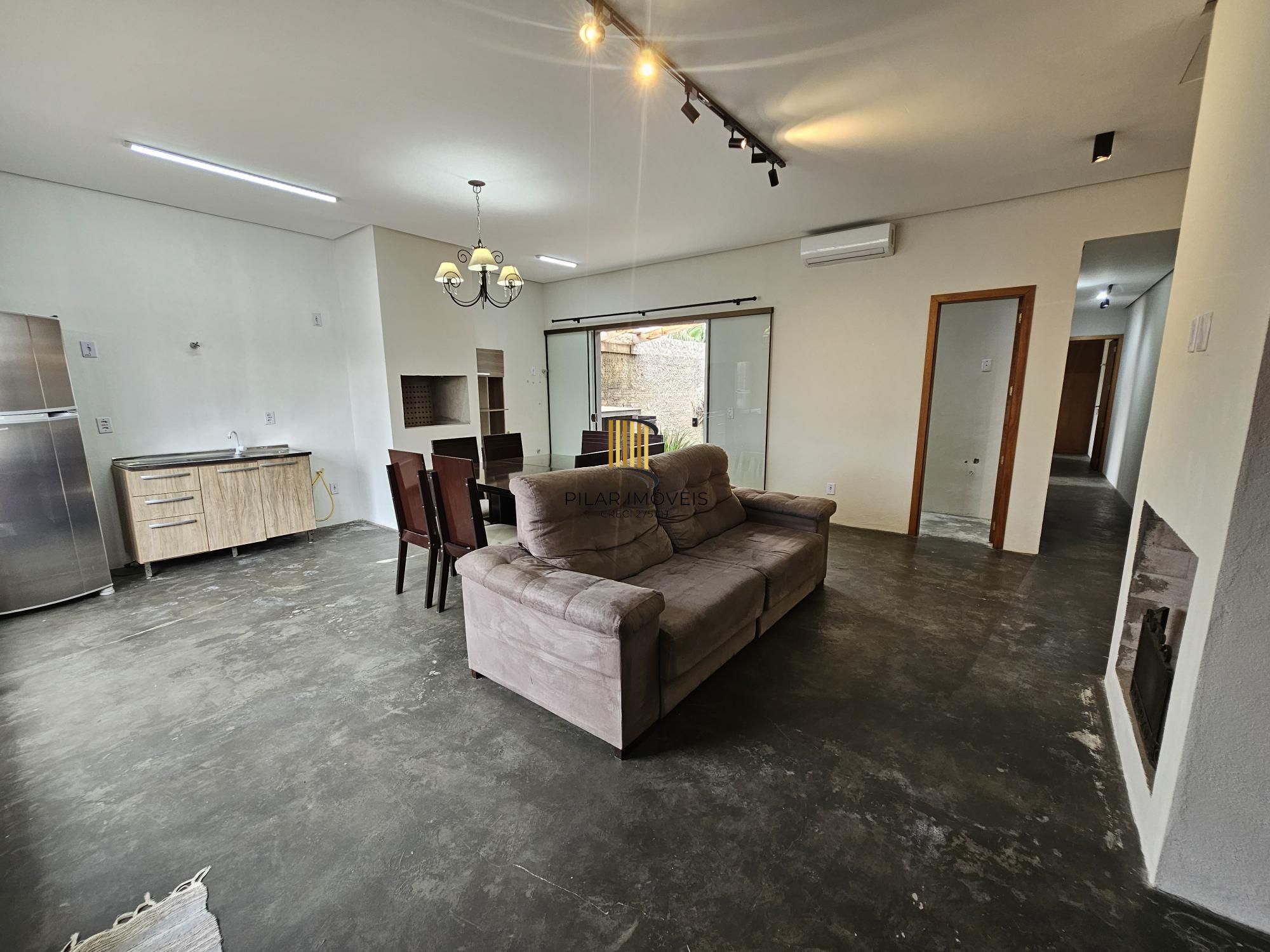 Casa térrea mobiliada 2 suítes com ar condicionado, churrasqueira, lareira  e pátio próximo ao Zaffari da Hípica !