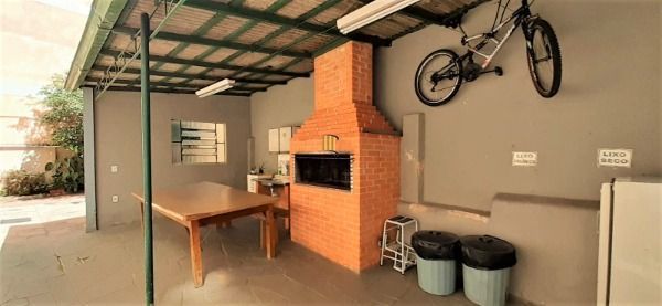 Apartamento em Porto Alegre, no bairro Camaquã, com 2 dormitório(s), e 2 banheiros, à venda.
