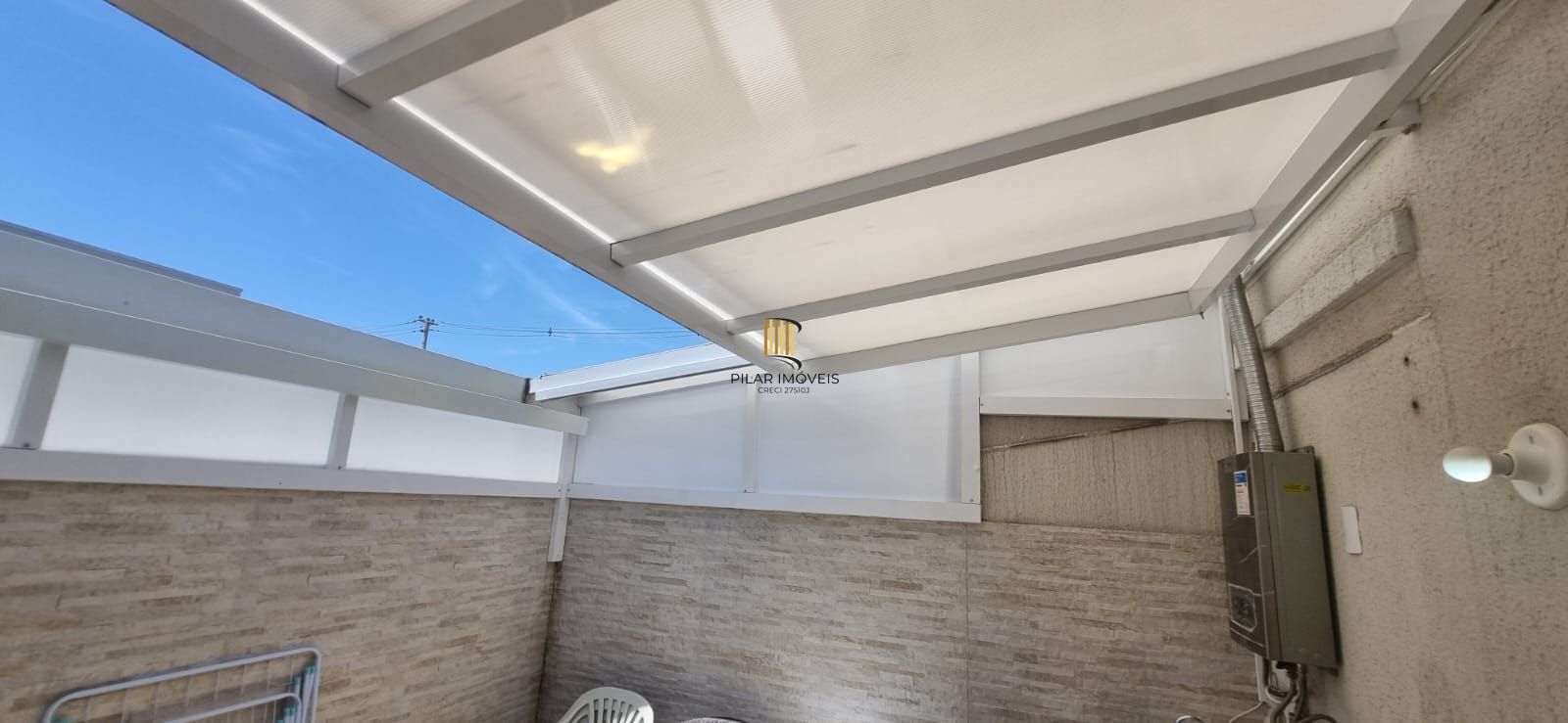 Ótimo sobrado em condomínio fechado com 2 dormitórios á venda bairro Vila Nova