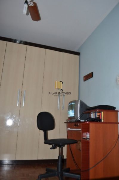 Apartamento em Porto Alegre, no bairro Cidade Baixa, com 2 dormitório(s), e 2 banheiros, à venda.
