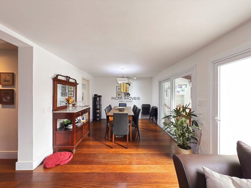 Residência, ótimo padrão com 4 suítes nos altos do Jardim Isabel, com vista perene para o Guaiba e Por-do-Sol