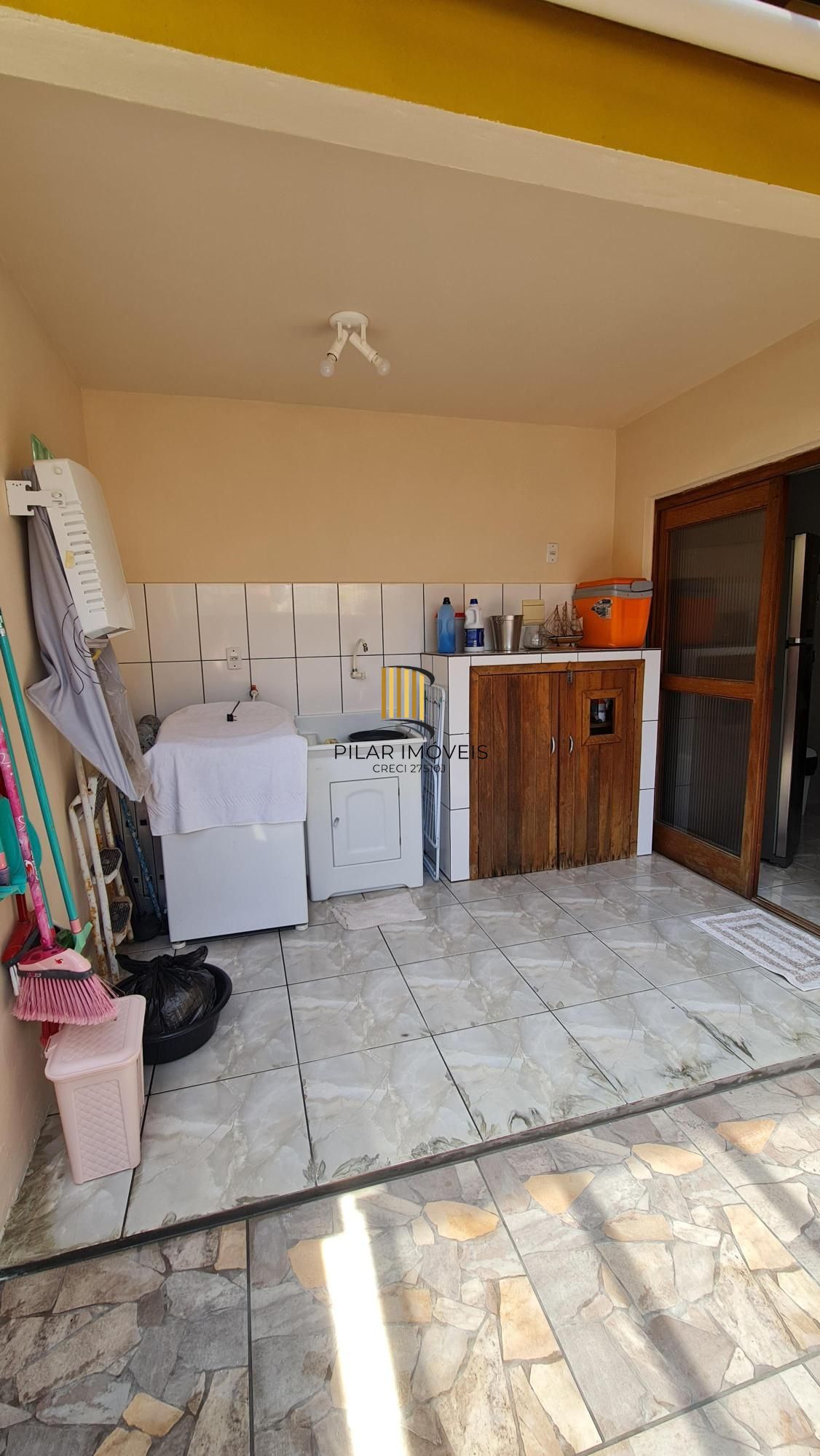 Casa 2 dormitórios no bairro Hípica