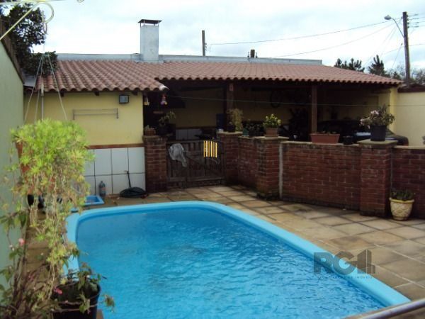Casa 3 dormitórios no bairro Ponta Grossa
