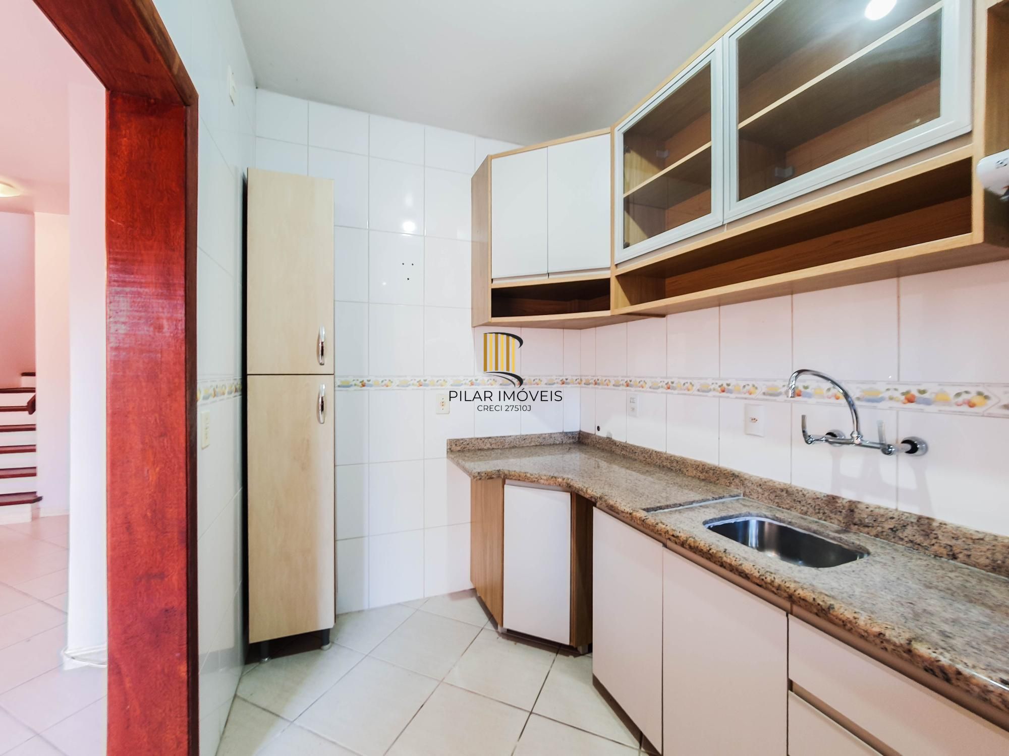 No bairro Serraria, casa em condomínio com 3 dormitórios