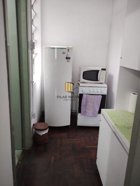 Conjunto/Sala em Porto Alegre, no bairro Centro Histórico, e 0 banheiros, à venda.
