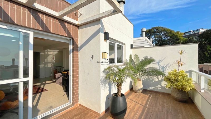 Casa de Condomínio 4 dormitórios no bairro Praia de Belas