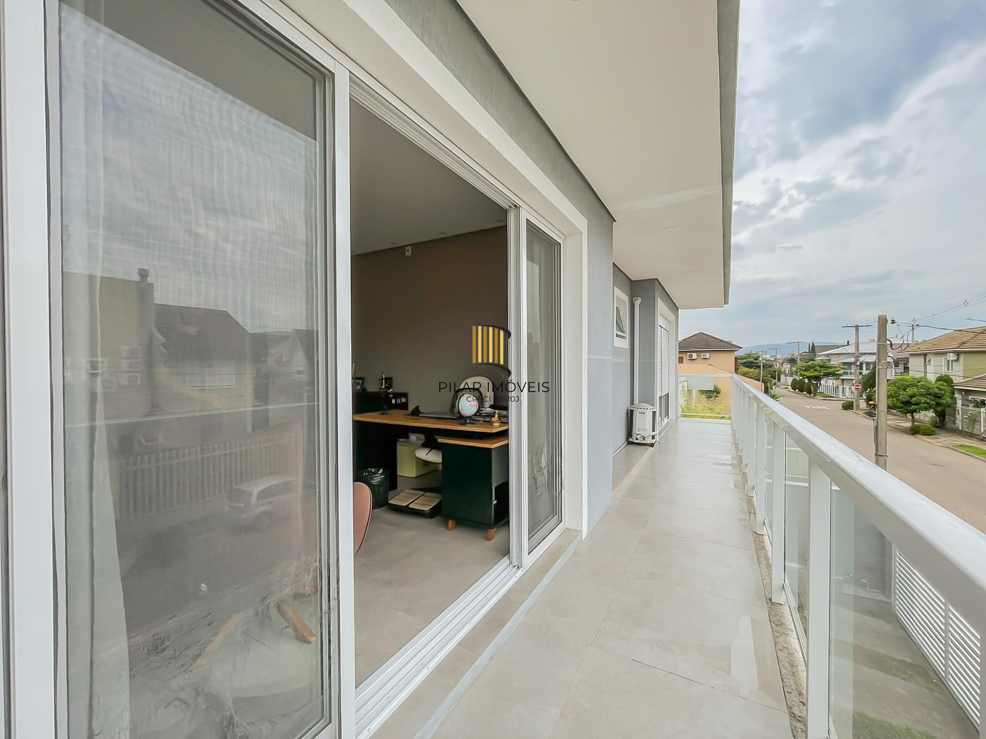 Casa 3 dormitórios no bairro Hípica