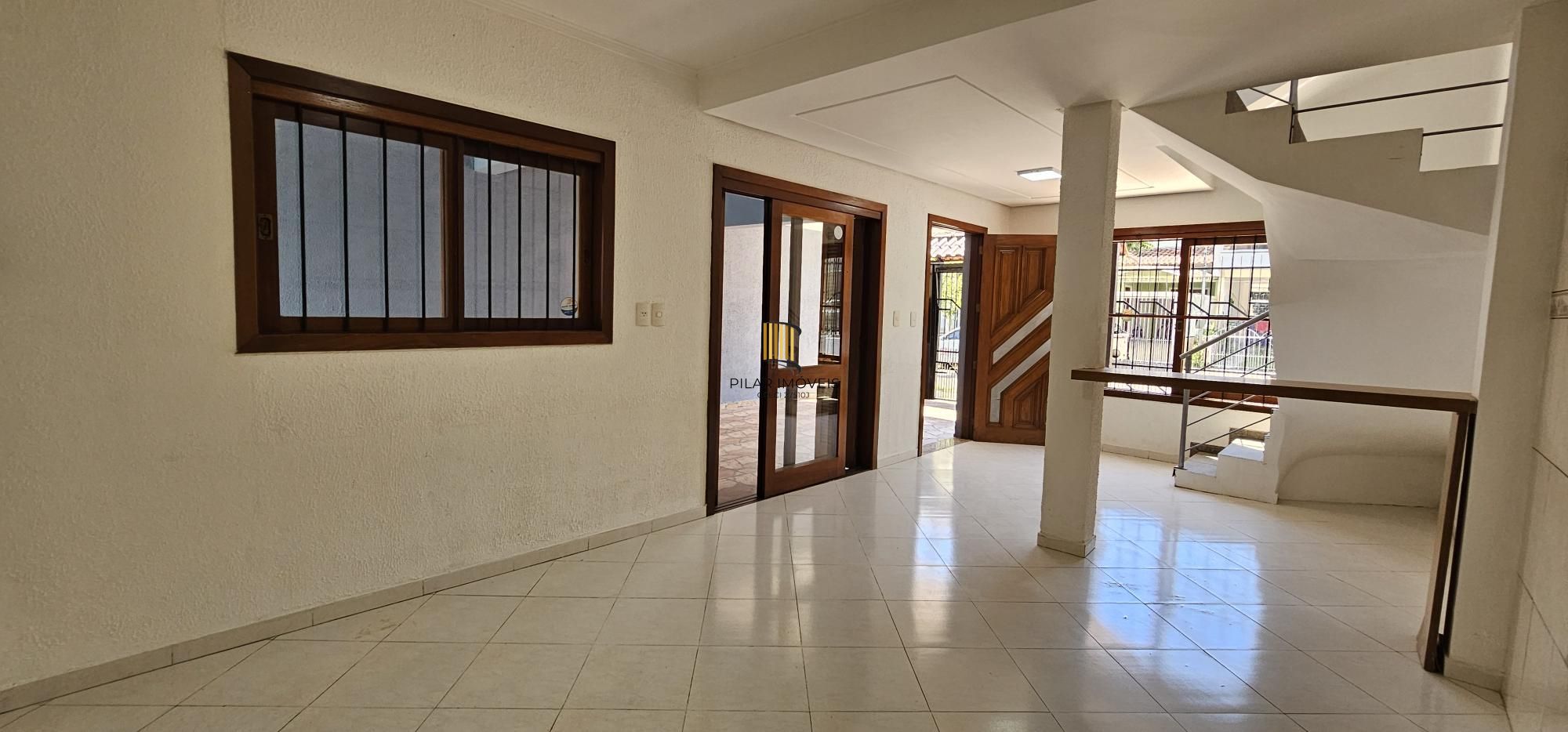 Casa 2 dormitórios no bairro Hípica