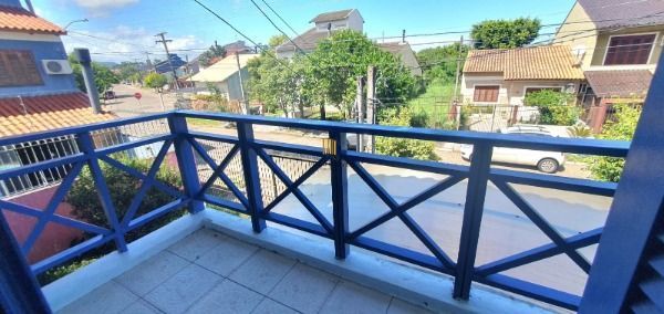 Casa em Porto Alegre, no bairro Hípica, com 3 dormitório(s), e 3 banheiros, à venda.