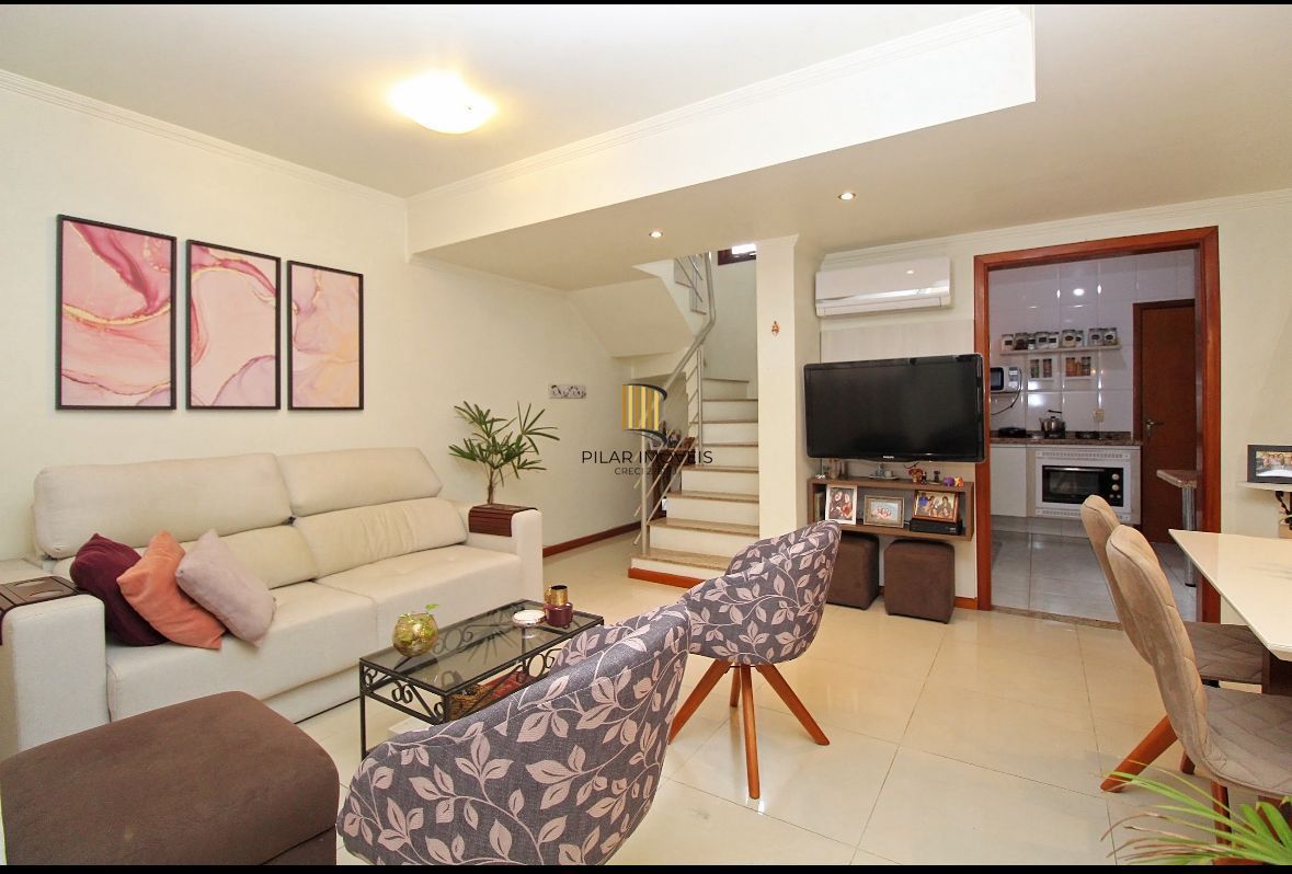 Casa em condomínio com 3 dormitórios, sendo 1 suíte com closet e sacada