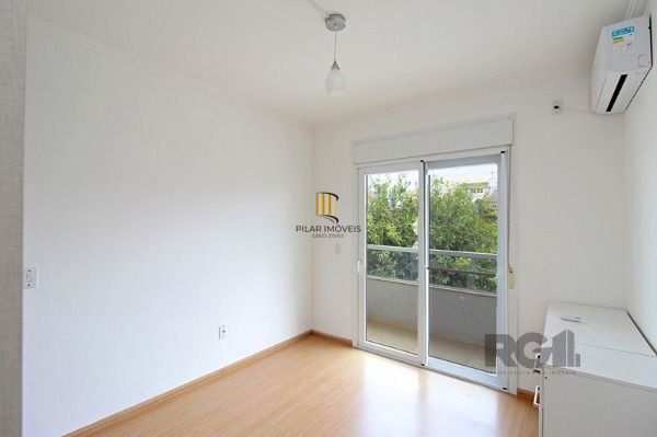 Casa em Porto Alegre, no bairro Hípica, com 3 dormitório(s), e 3 banheiros, à venda.
