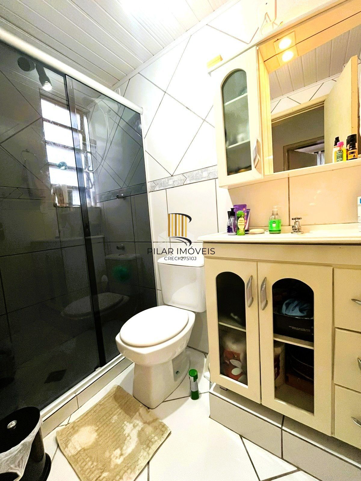 Apartamento 2 dormitórios, perto de todos recursos do bairro.