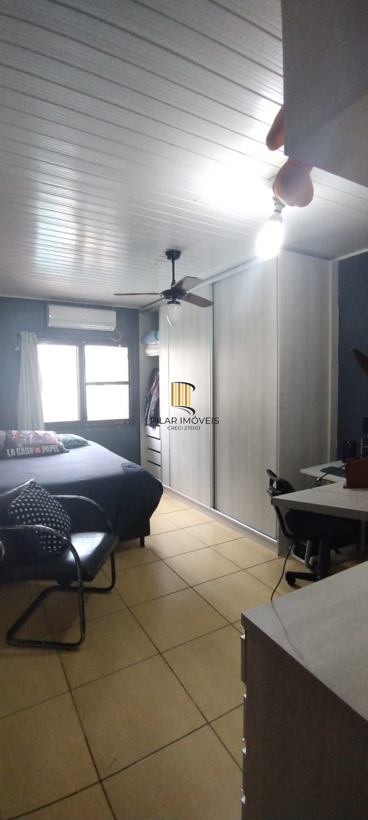 Casa com piscina e com 4 dormitorios no bairro Restinga
