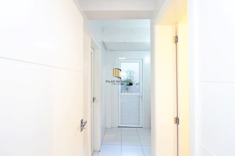 Casa de Condomínio 4 dormitórios no bairro Praia de Belas