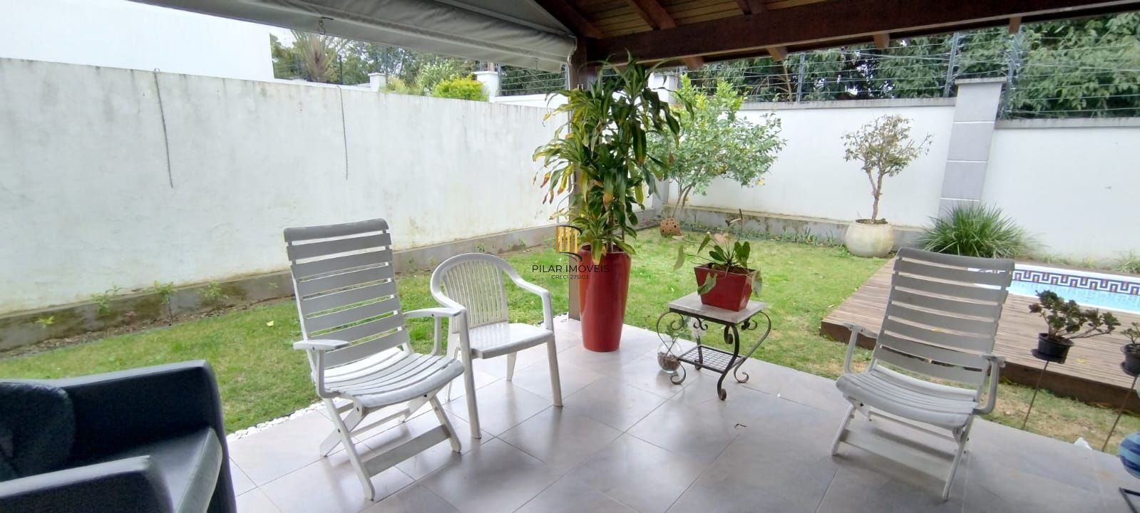 Casa de Condomínio 3 dormitórios no bairro Hípica