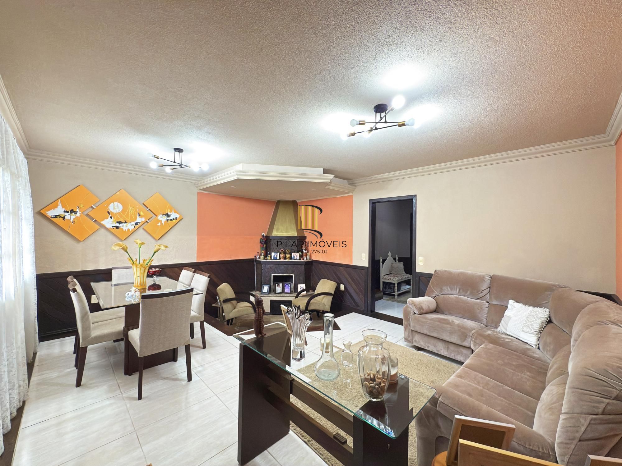 Excelente sobrado com 255 m² de área privativa 3 dormitórios com opção do 4 dormitórios