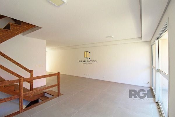 Casa Condominio em Porto Alegre, no bairro Pedra Redonda, com 3 dormitório(s), e 3 banheiros, à venda.