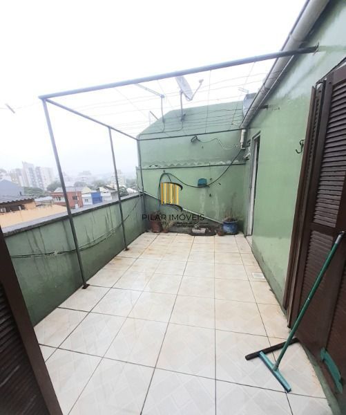 Cobertura em Porto Alegre, no bairro Cristal, com 3 dormitório(s), e 3 banheiros, à venda.