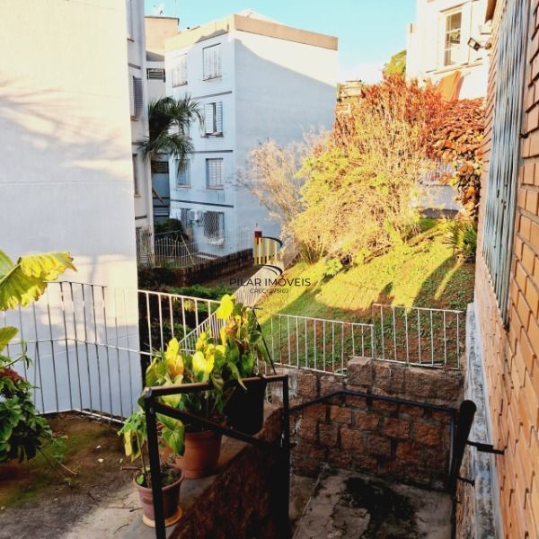 Apartamento em Porto Alegre, no bairro Santa Tereza, com 2 dormitório(s), e 2 banheiros, à venda.