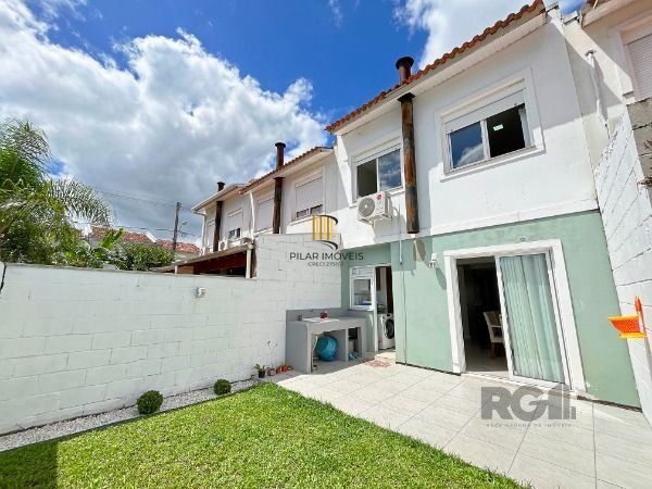 Casa 3 dormitórios no bairro Hípica